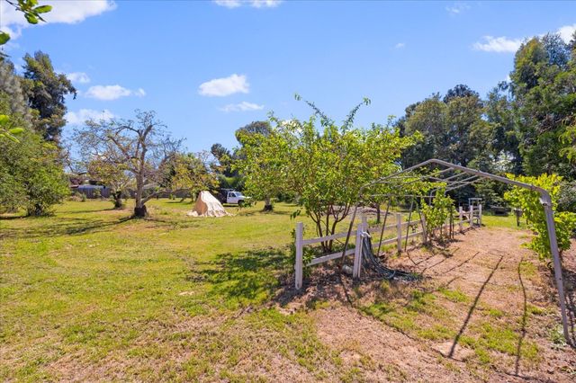 820 Maple Avenue, San Martin, CA 95046