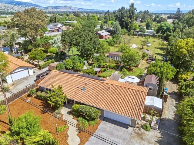 820 Maple Avenue, San Martin, CA 95046