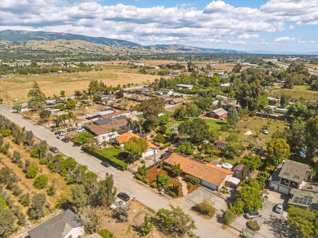 820 Maple Avenue, San Martin, CA 95046