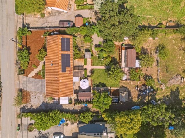 820 Maple Avenue, San Martin, CA 95046