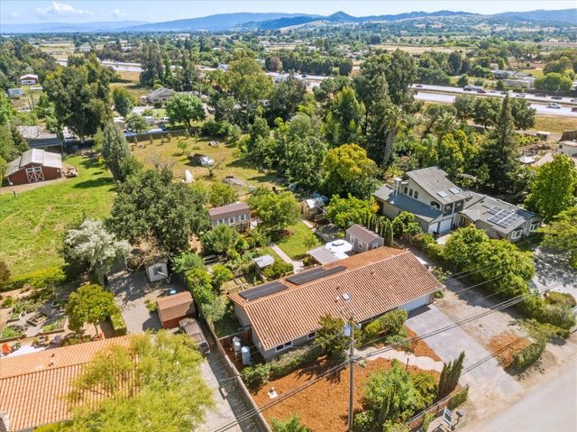 820 Maple Avenue, San Martin, CA 95046
