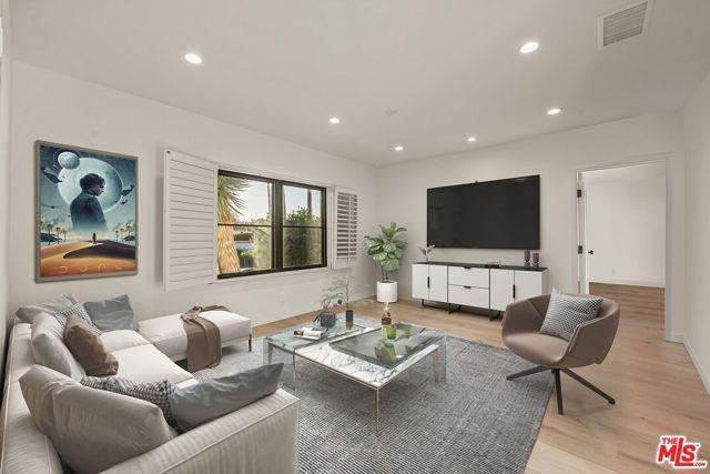 520 N Bedford Drive, Beverly Hills, CA 90210