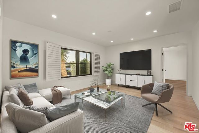 520 N Bedford Drive, Beverly Hills, CA 90210