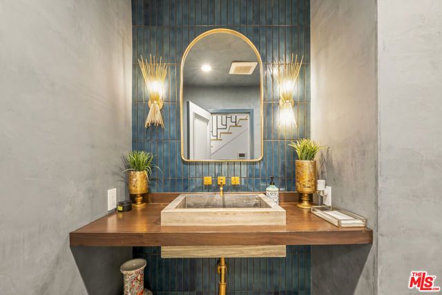 520 N Bedford Drive, Beverly Hills, CA 90210