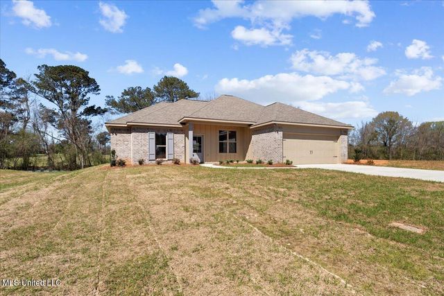 107 NE Adams Avenue, Magee, MS 39111