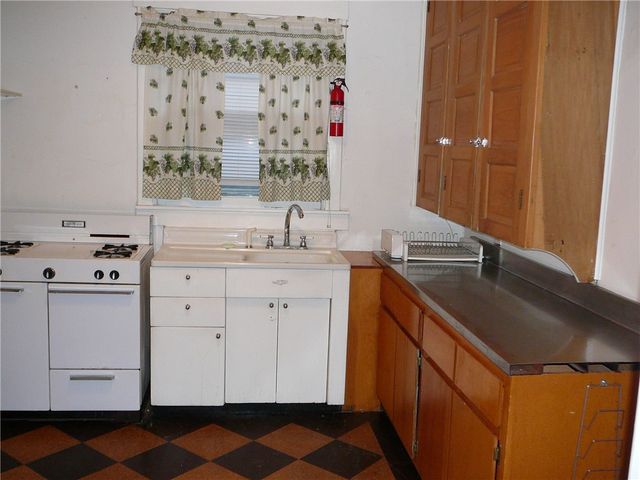 1033-1035 Farragut Street, Highland Park, PA 15206