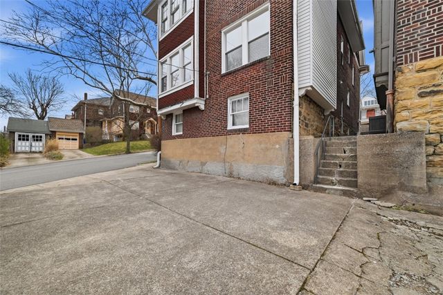 1033-1035 Farragut Street, Highland Park, PA 15206