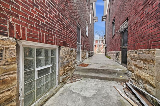 1033-1035 Farragut Street, Highland Park, PA 15206