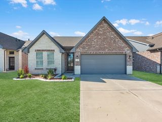 10 N Forrest Avenue, La Porte, TX 77571