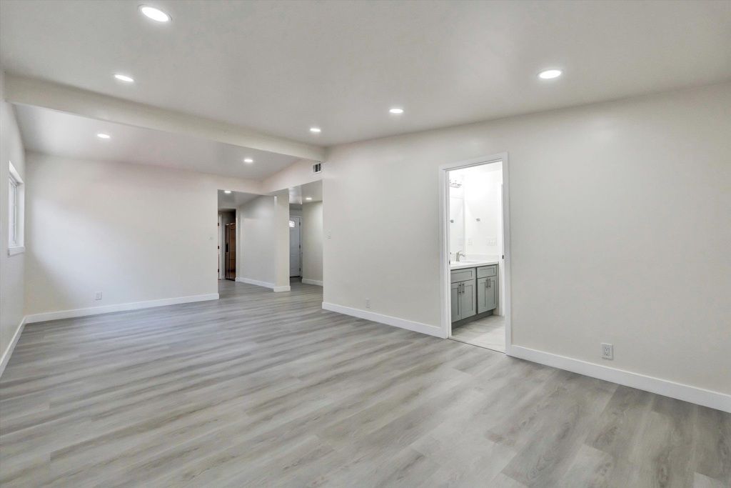 Image 14 of property listing at 28315 Rochelle Ave, Hayward, CA 94544