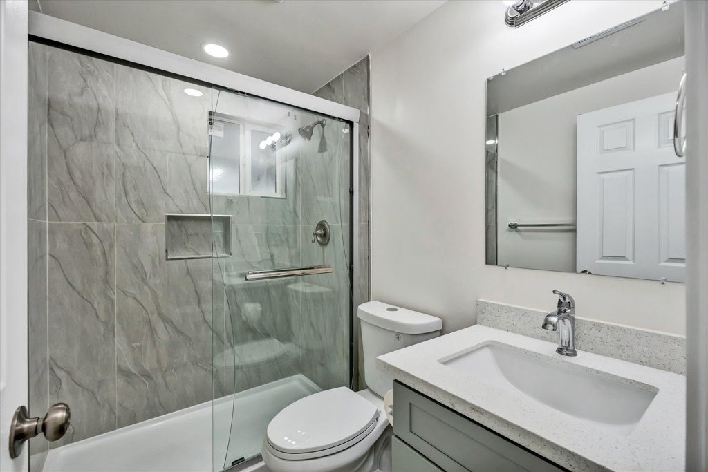 Image 34 of property listing at 28315 Rochelle Ave, Hayward, CA 94544