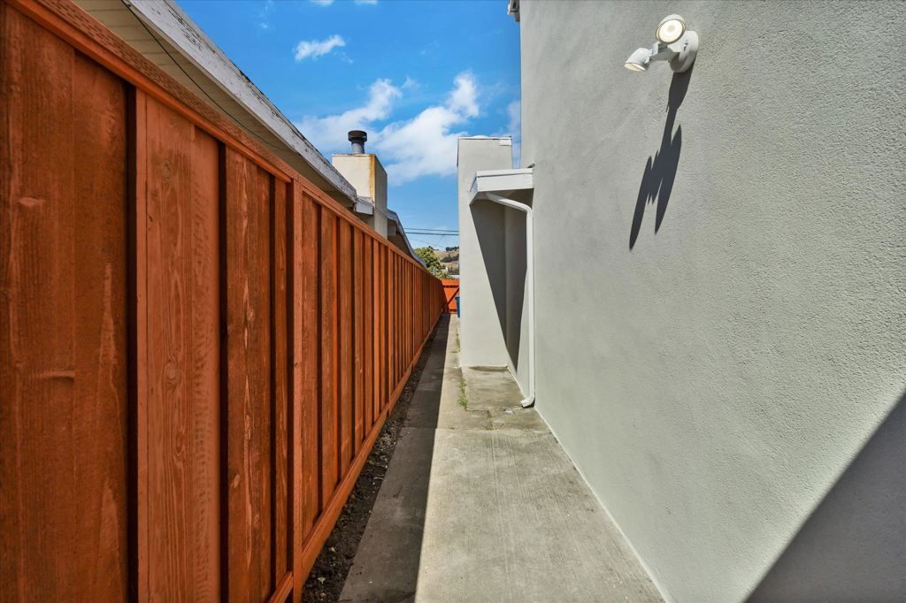 Image 8 of property listing at 28315 Rochelle Ave, Hayward, CA 94544