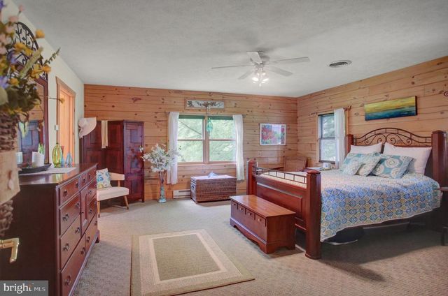 906 PINE STUMP ROAD, Chambersburg, PA 17202
