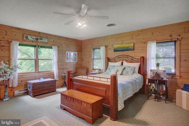 906 PINE STUMP ROAD, Chambersburg, PA 17202