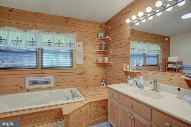 906 PINE STUMP ROAD, Chambersburg, PA 17202