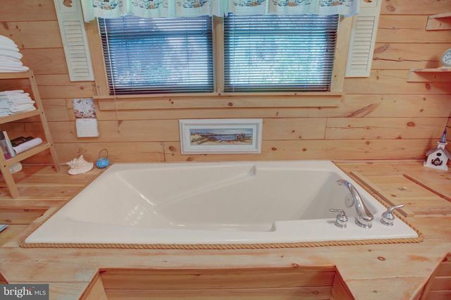 906 PINE STUMP ROAD, Chambersburg, PA 17202