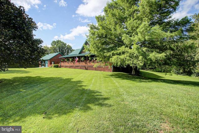 906 PINE STUMP ROAD, Chambersburg, PA 17202