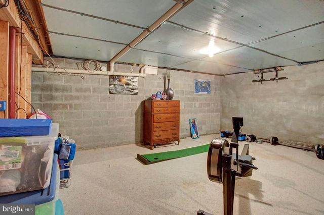 906 PINE STUMP ROAD, Chambersburg, PA 17202