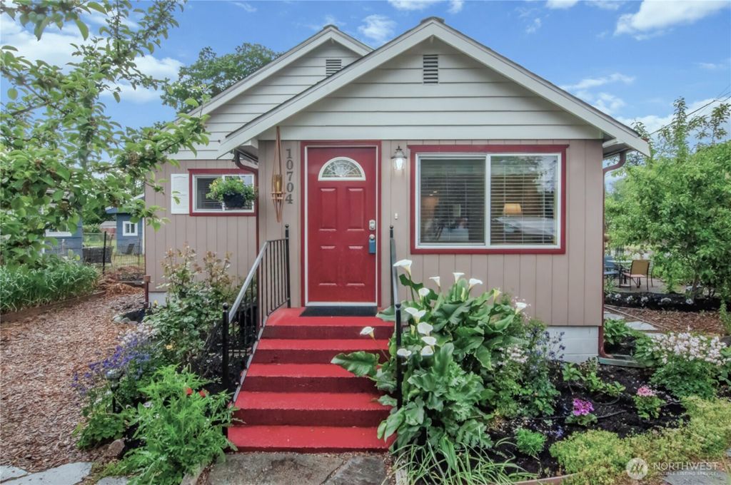 10704 Broadway Avenue S, Tacoma, WA 98444