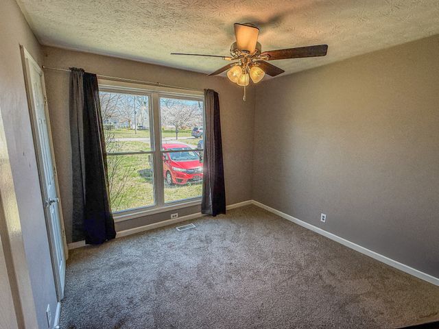 100 Sycamore Dr, White House, TN 37188