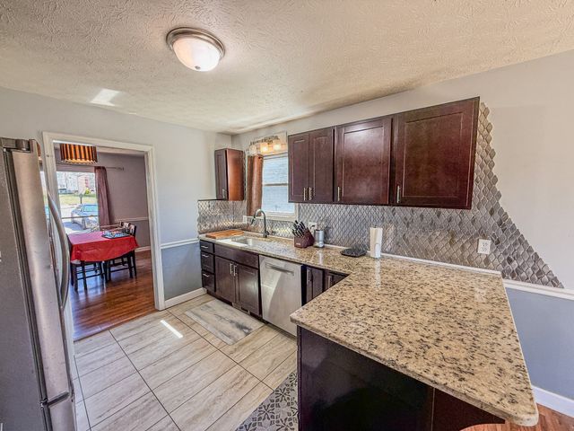 100 Sycamore Dr, White House, TN 37188