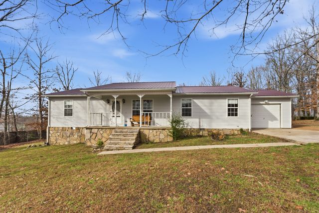 300 Troy Ln, Hohenwald, TN 38462