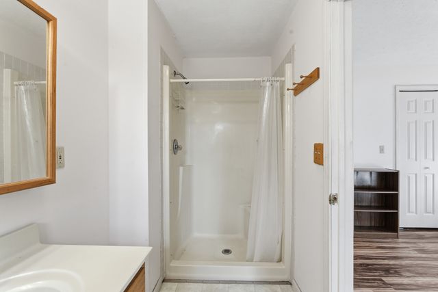 300 Troy Ln, Hohenwald, TN 38462