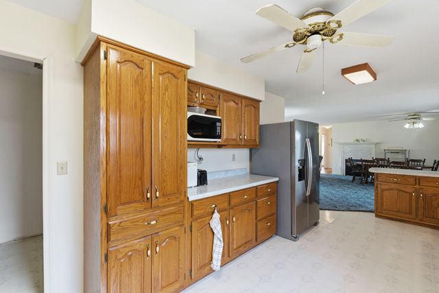 300 Troy Ln, Hohenwald, TN 38462