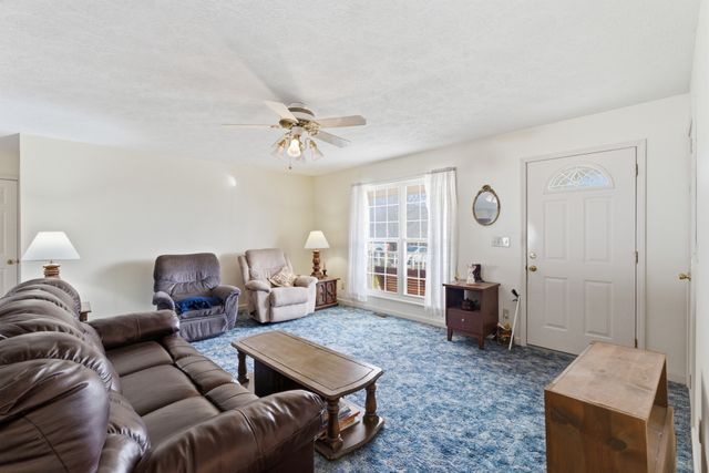 300 Troy Ln, Hohenwald, TN 38462