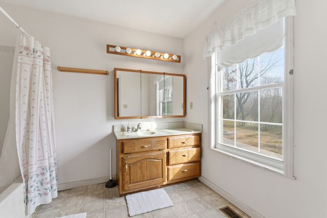 300 Troy Ln, Hohenwald, TN 38462