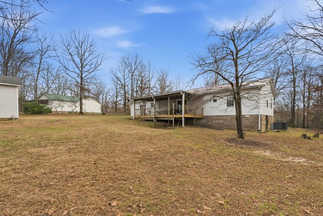 300 Troy Ln, Hohenwald, TN 38462