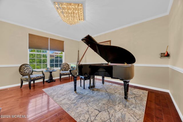 18 Gloria Lane, Monroe, NJ 08831