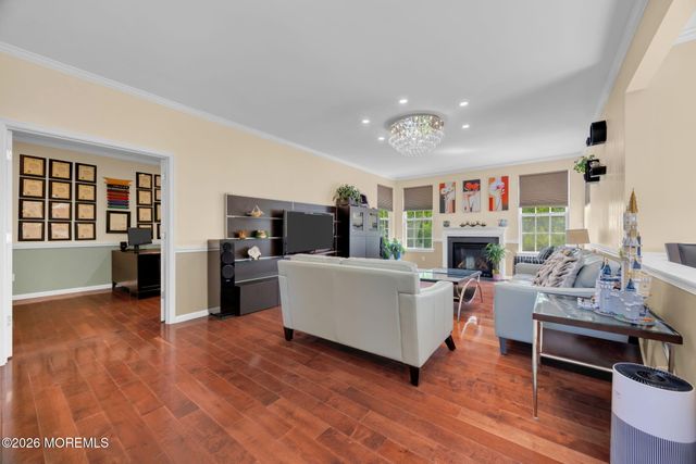 18 Gloria Lane, Monroe, NJ 08831