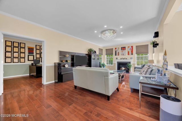18 Gloria Lane, Monroe, NJ 08831