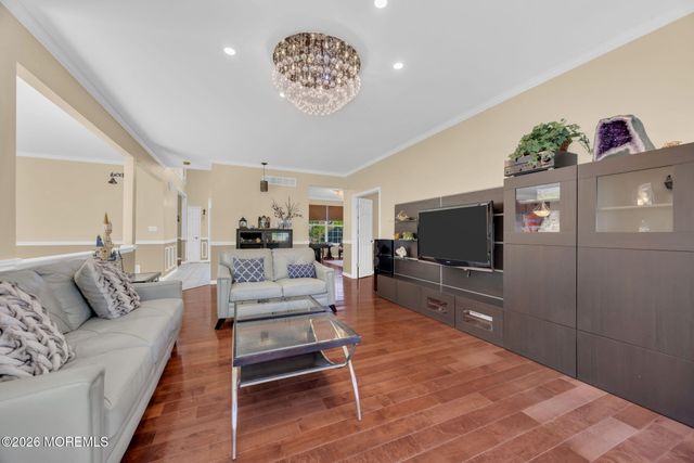 18 Gloria Lane, Monroe, NJ 08831