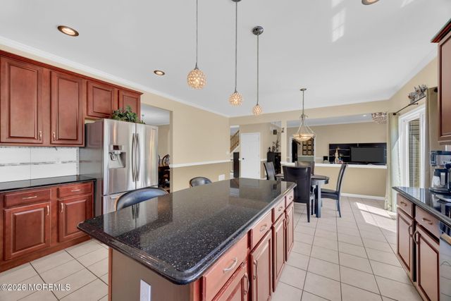 18 Gloria Lane, Monroe, NJ 08831
