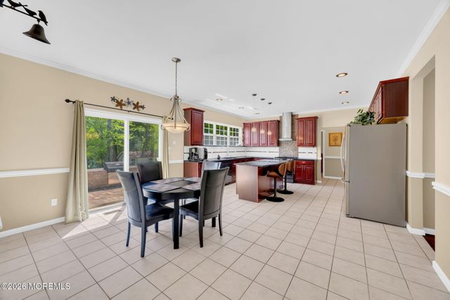 18 Gloria Lane, Monroe, NJ 08831