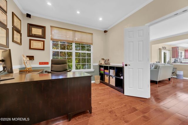 18 Gloria Lane, Monroe, NJ 08831