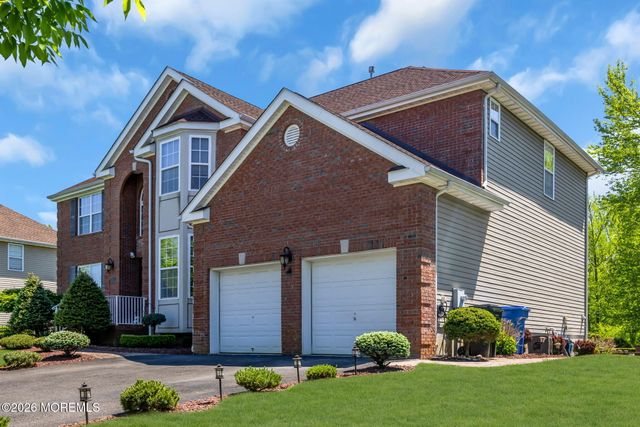 18 Gloria Lane, Monroe, NJ 08831