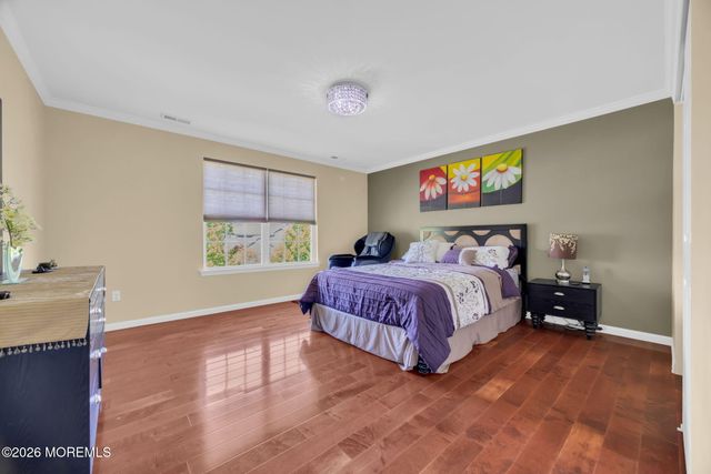 18 Gloria Lane, Monroe, NJ 08831