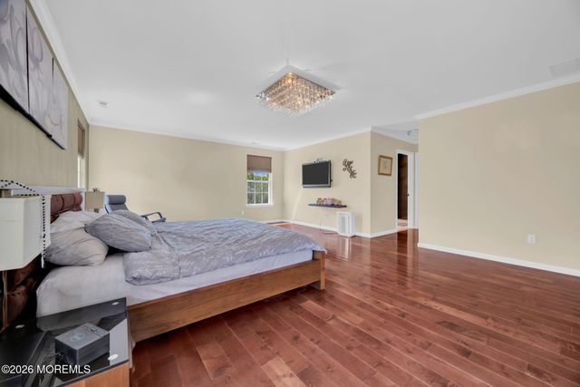 18 Gloria Lane, Monroe, NJ 08831
