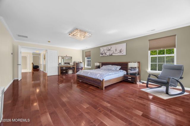 18 Gloria Lane, Monroe, NJ 08831