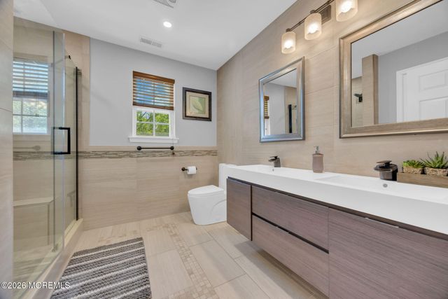 18 Gloria Lane, Monroe, NJ 08831