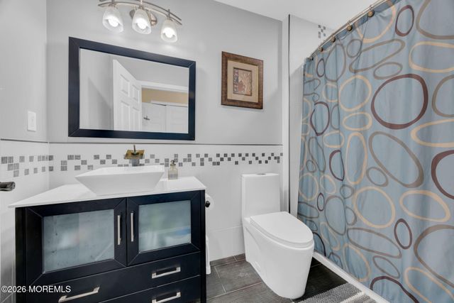 18 Gloria Lane, Monroe, NJ 08831