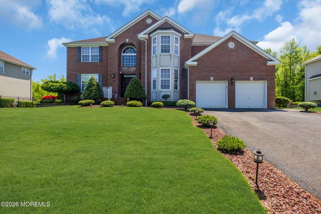 18 Gloria Lane, Monroe, NJ 08831