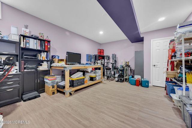 18 Gloria Lane, Monroe, NJ 08831