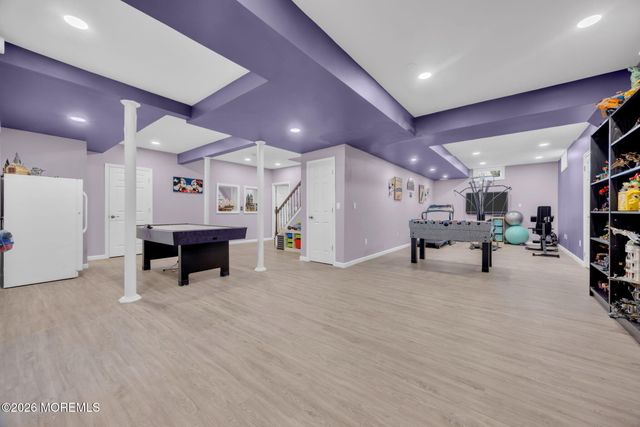18 Gloria Lane, Monroe, NJ 08831