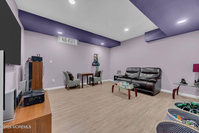18 Gloria Lane, Monroe, NJ 08831