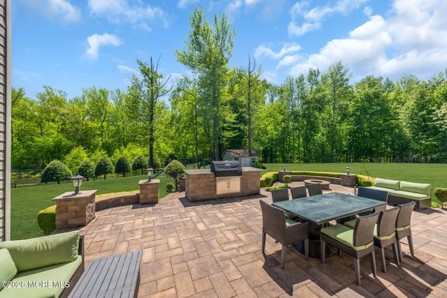 18 Gloria Lane, Monroe, NJ 08831