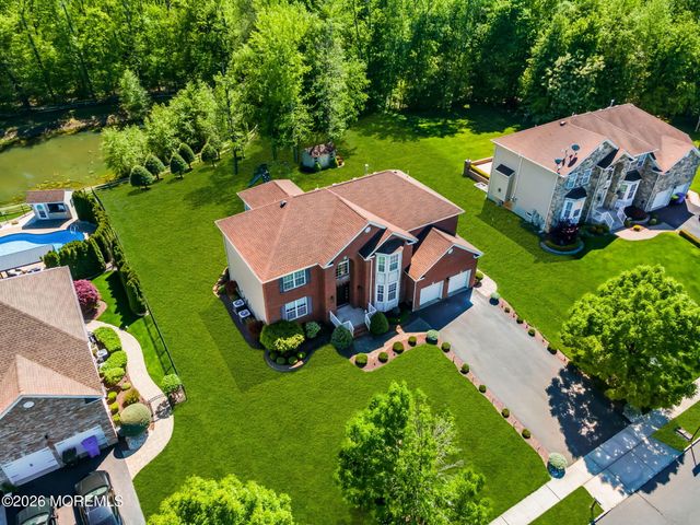 18 Gloria Lane, Monroe, NJ 08831